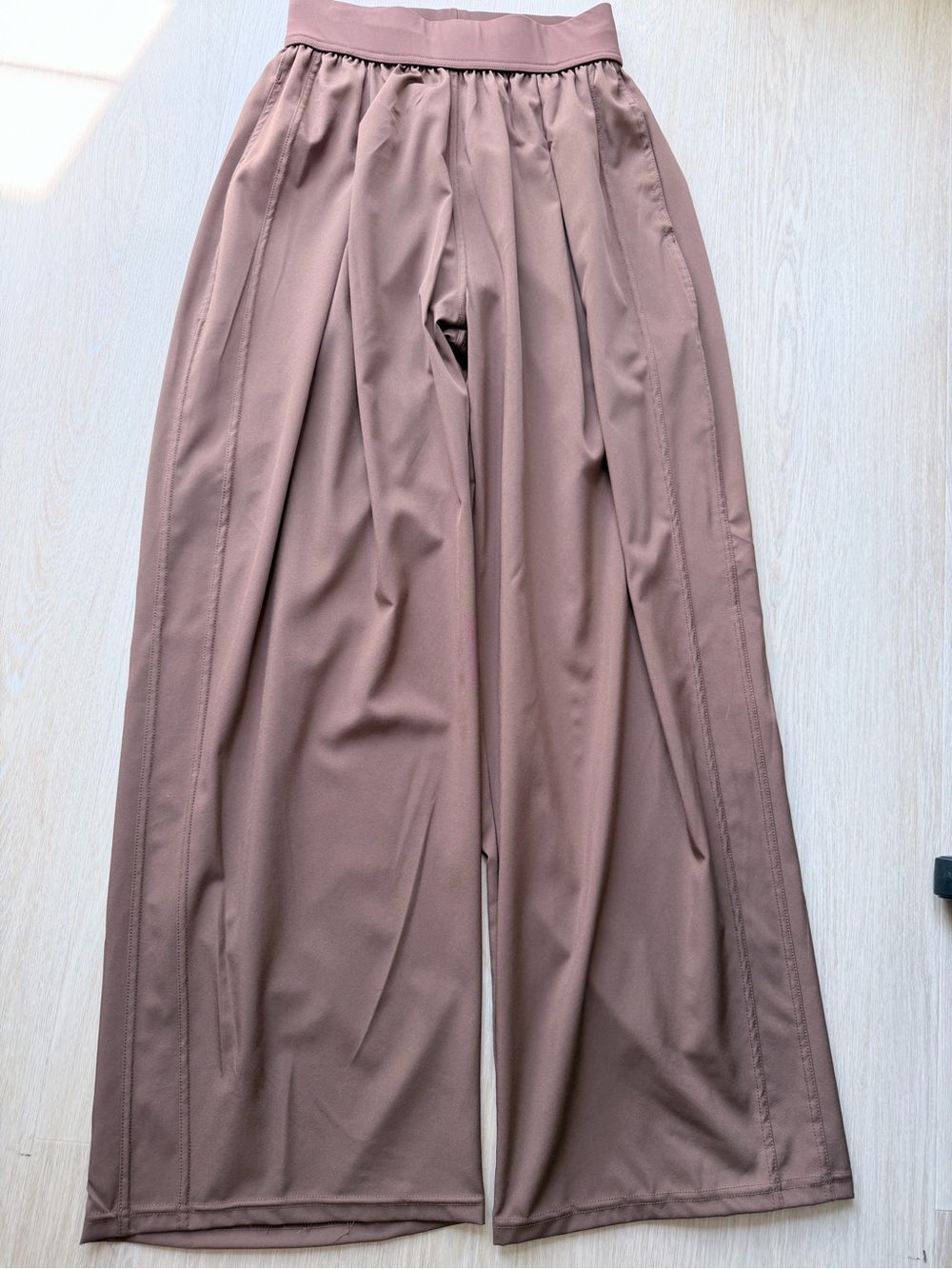 Wide-Leg Men’s Pants in Dusty Rose